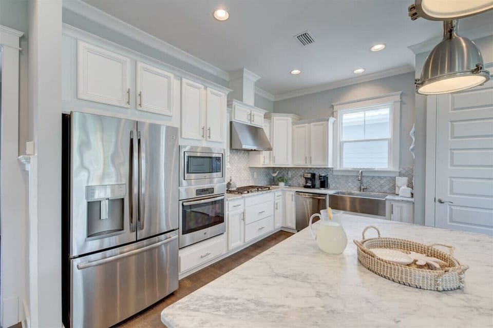 Current Situation- Airy kitchen for all to enjoy