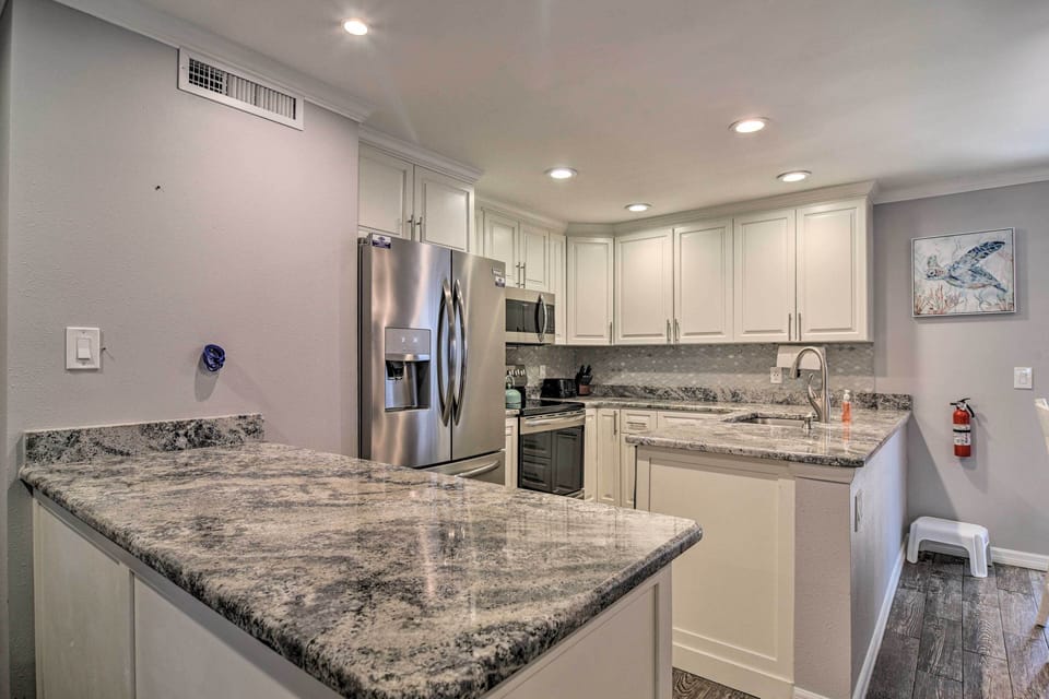 Kitchen | Fully Equipped | Stainless Steel Appliances