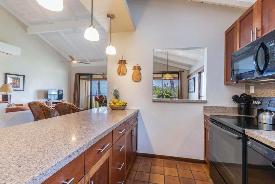 Full kitchen