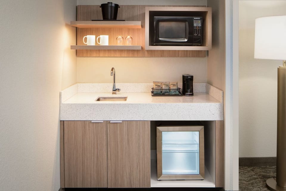 Coffee/tea maker, mini-fridge, microwave
