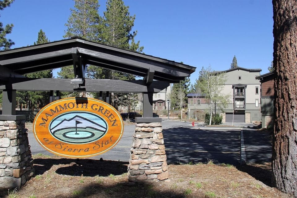 Mammoth Green Entrance Sign