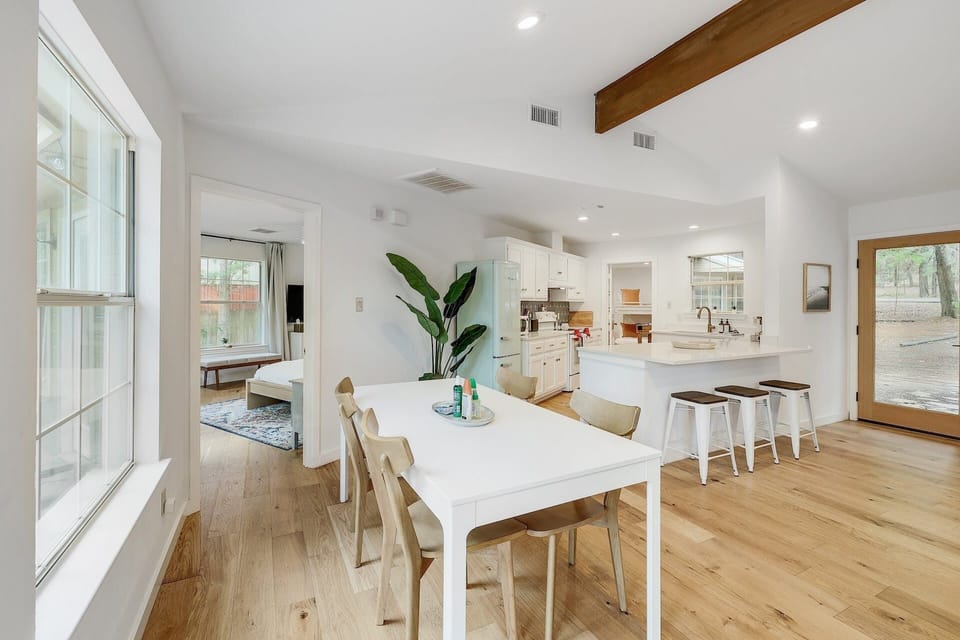 Open-concept living, dining, and kitchen