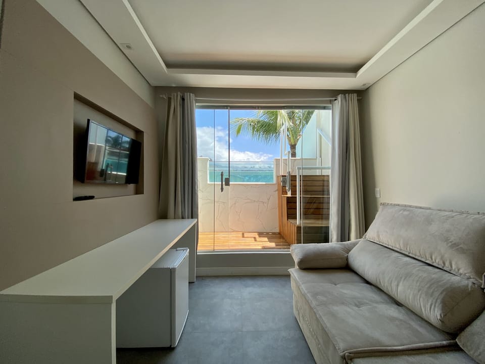 Suite, Private Pool, Ground Floor (Paraty) | Minibar, in-room safe, bed sheets