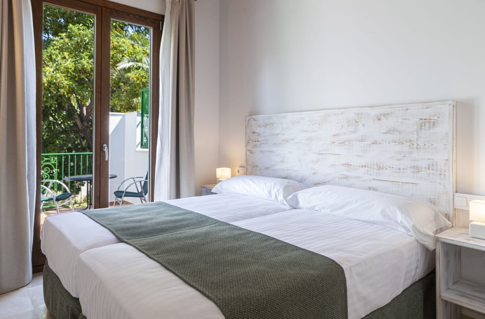 Superior Double or Twin Room, Terrace | Premium bedding, down comforters, bed sheets