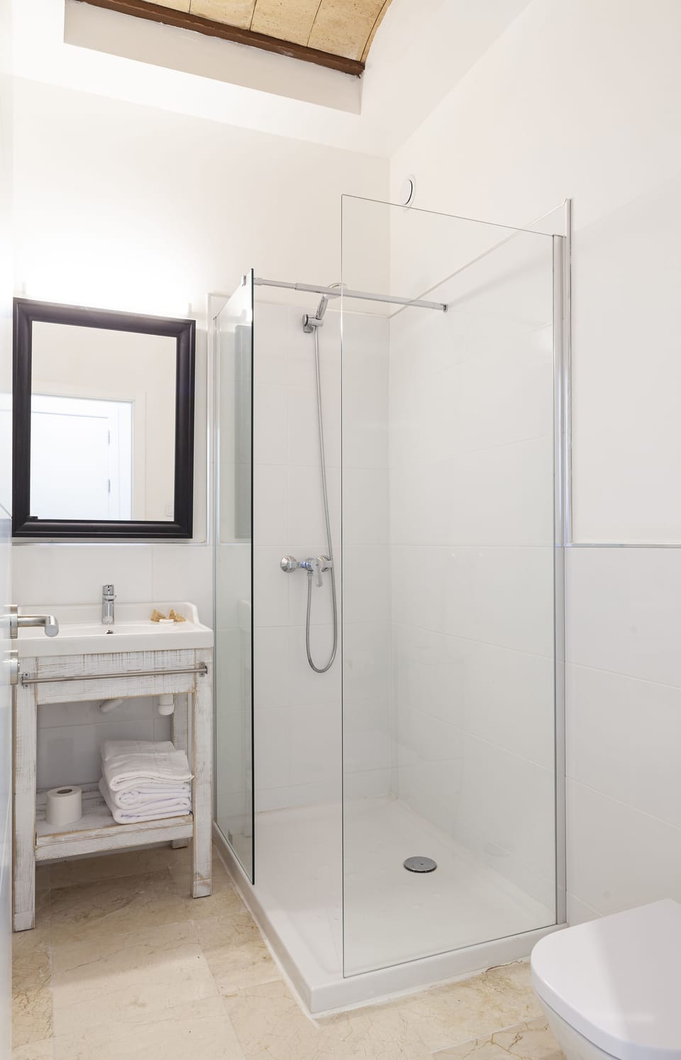 Shower, towels