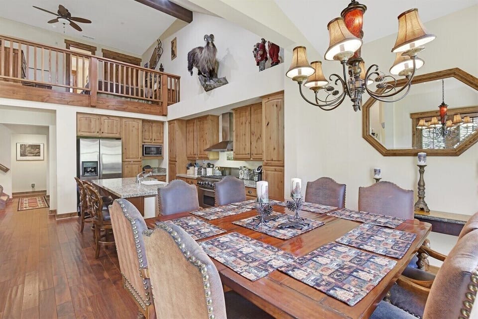 Lodges 1120- Large Open Kitchen with Stainless Steel Appliances