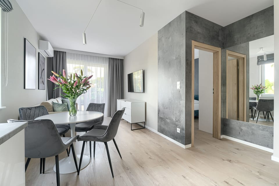 Apartment, 1 Bedroom (29) | Living area | 50-inch LED TV with cable channels, TV