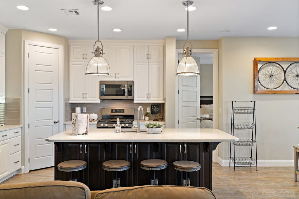 Townhome, 4 Bedrooms | Private kitchen | Coffee/tea maker, fridge, oven, toaster