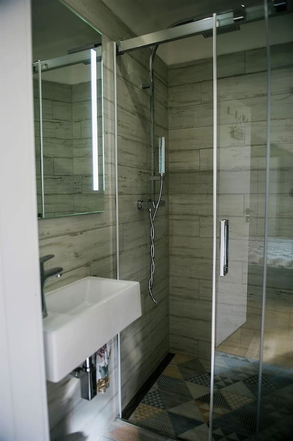 En suite bathroom rain shower