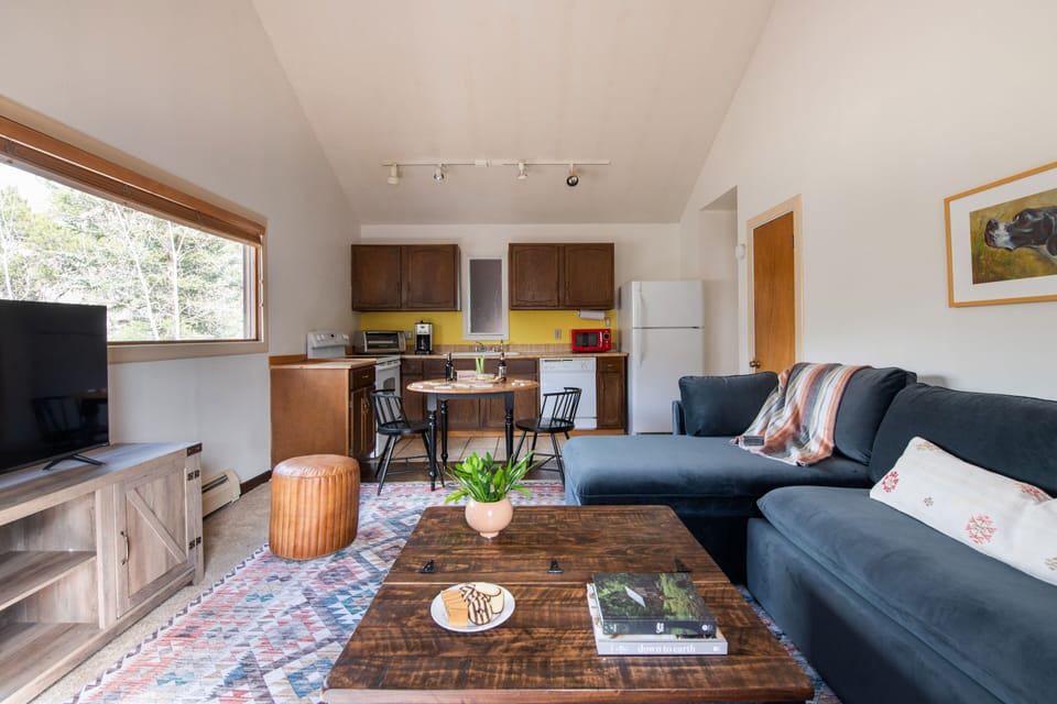 Full apartment in the guest house.