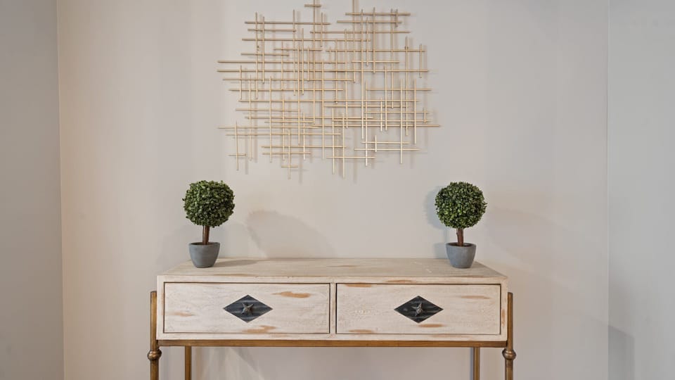 Entrance Hallway Pic #2