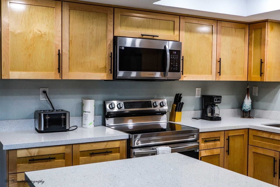 Appliance, Microwave, Oven, Indoors, Kitchen