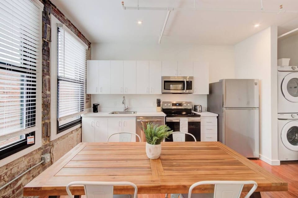 The fully equipped kitchen includes everything you need, from pots, pans, salt, pepper, and olive oil, whether you’re warming up leftovers, enjoying takeout, or cooking a hearty meal.