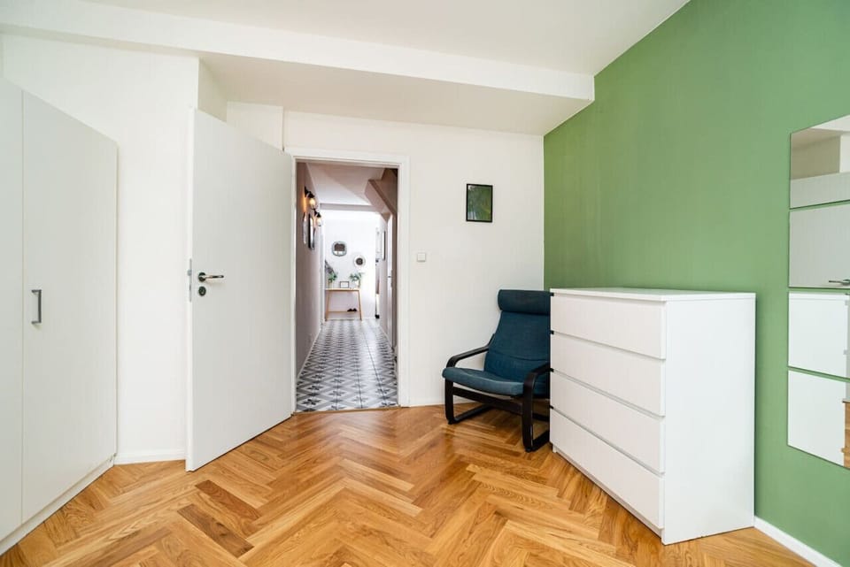 Additional view of 2nd bedroom, plus view of entrance from hallway