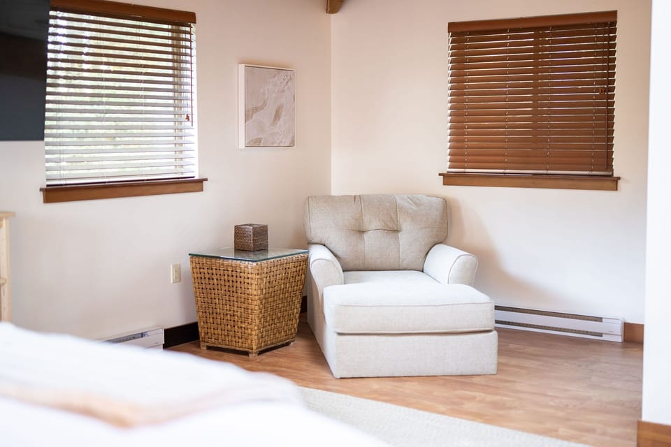 Sitting area in the large bedroom