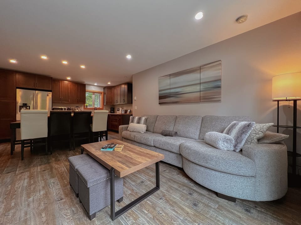 Living/Dining area