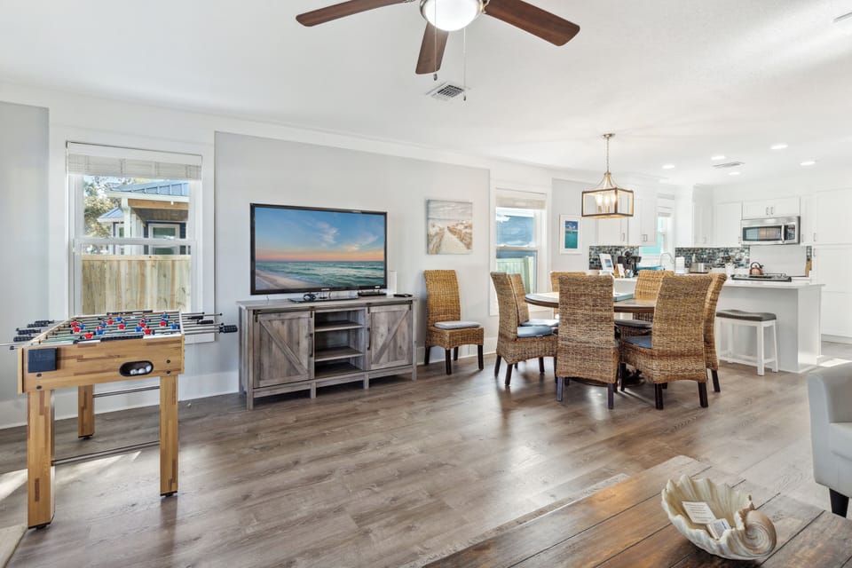 Entertainment #1 has plenty of room for your guests.