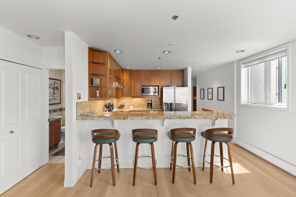 Bar Seating for 4