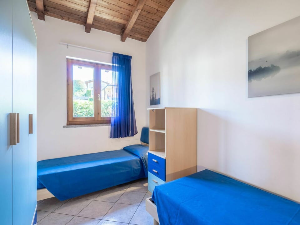 Property, Blue, Comfort, Azure, Building, Window, Wood, Interior Design, Floor