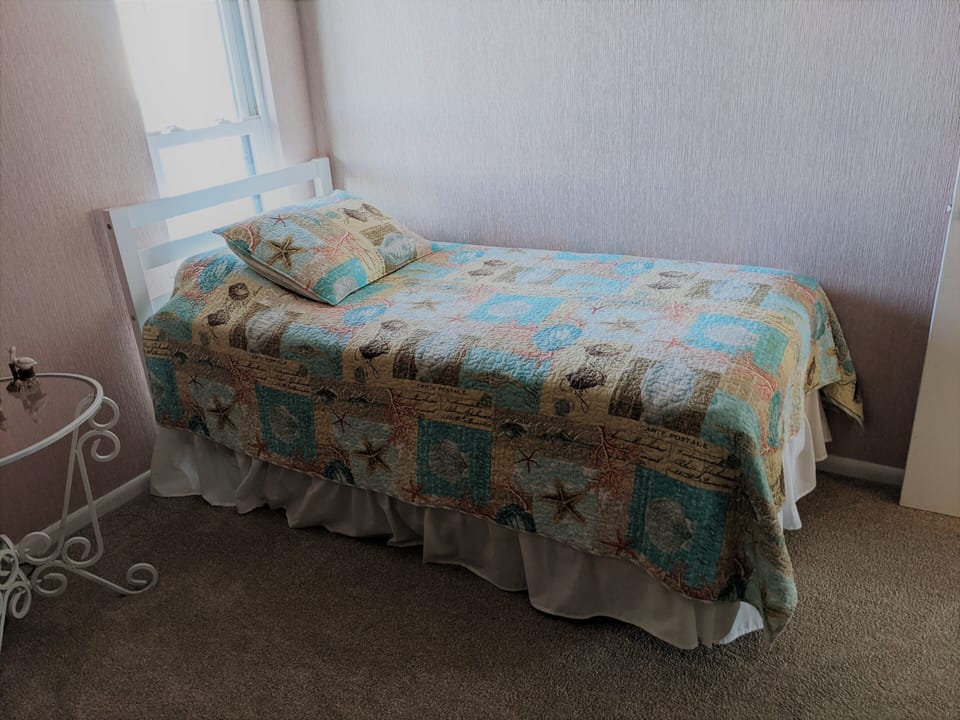 Second bedroom - single bed