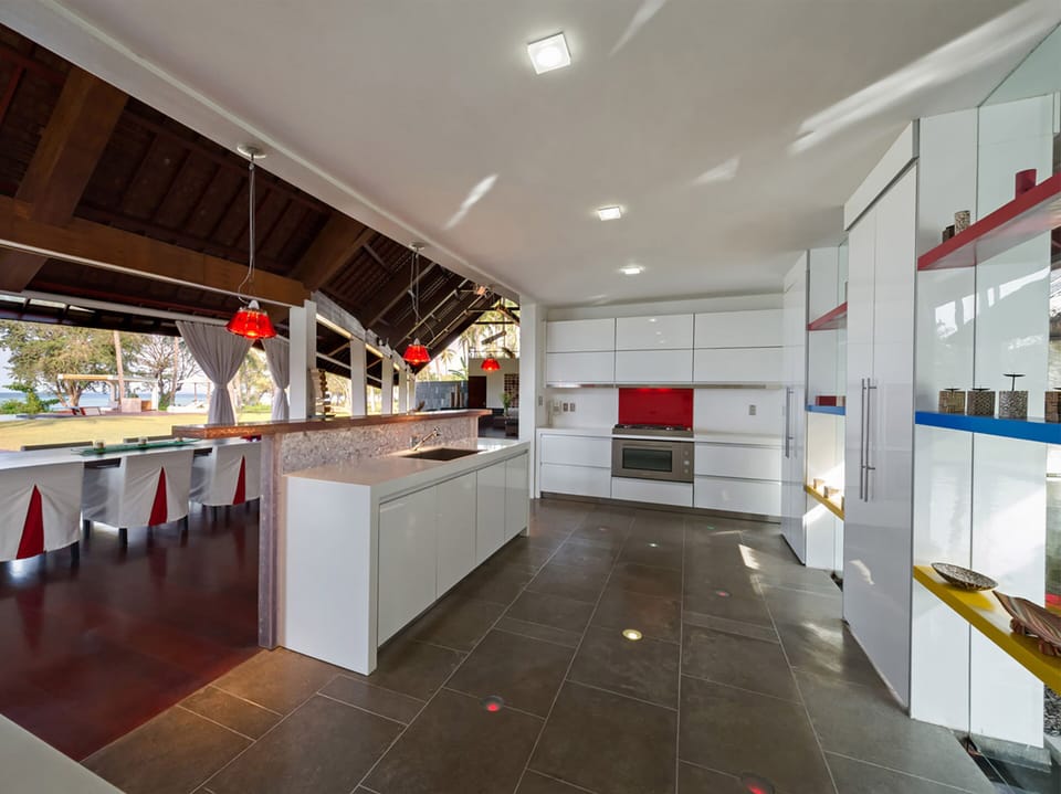 Villa, 6 Bedrooms | Private kitchen | Espresso maker, coffee/tea maker, full-size fridge, microwave