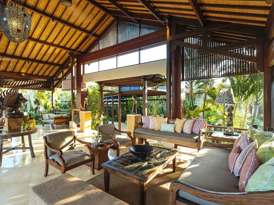 Villa, 5 Bedrooms | Living room | IPod dock