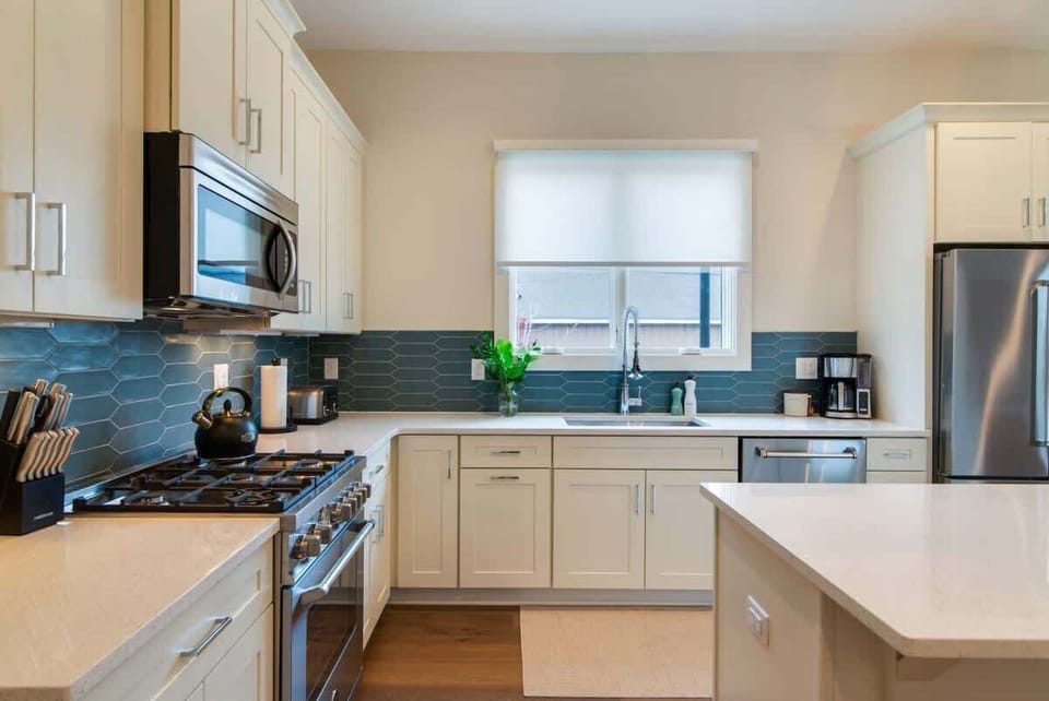 Cook like a pro with our top-of-the-line stove and oven—ready for your culinary creations!