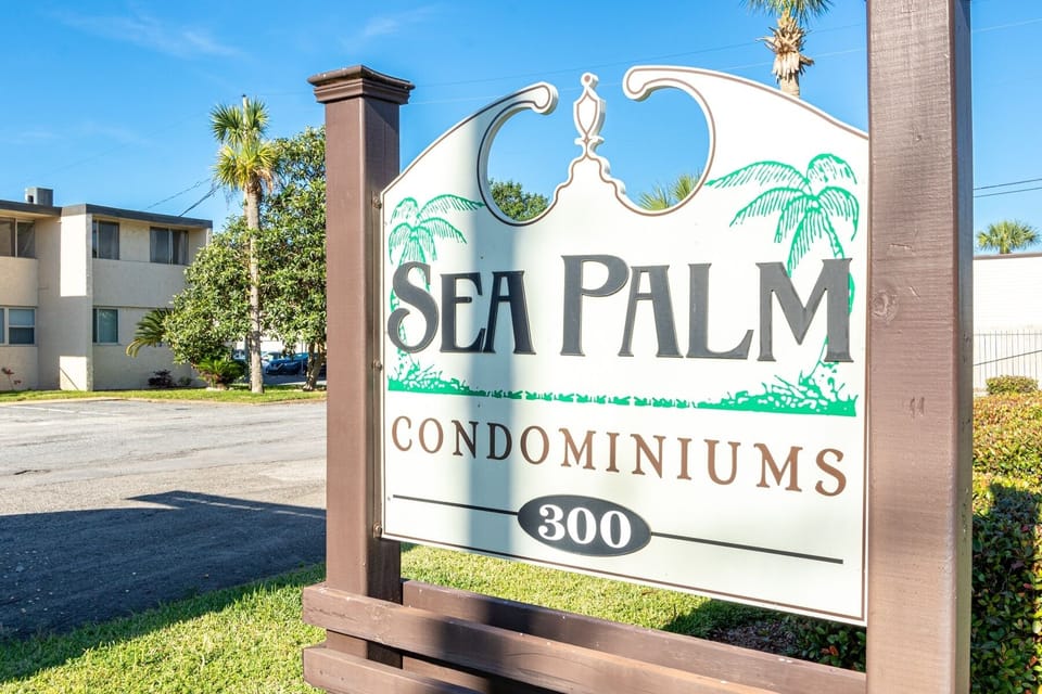 Condo, 2 Bedrooms | Exterior