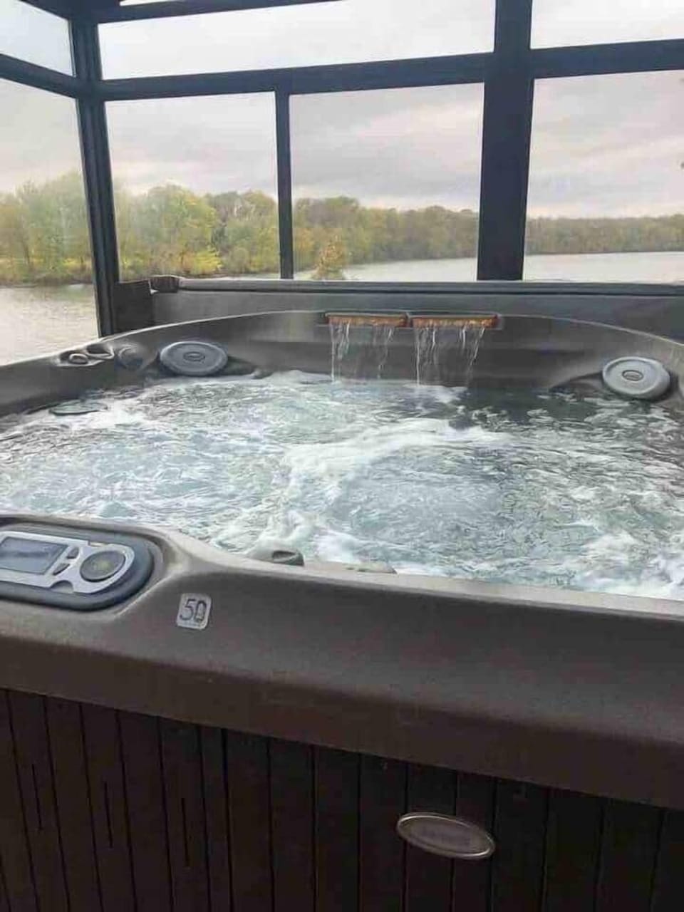 Indoor spa tub