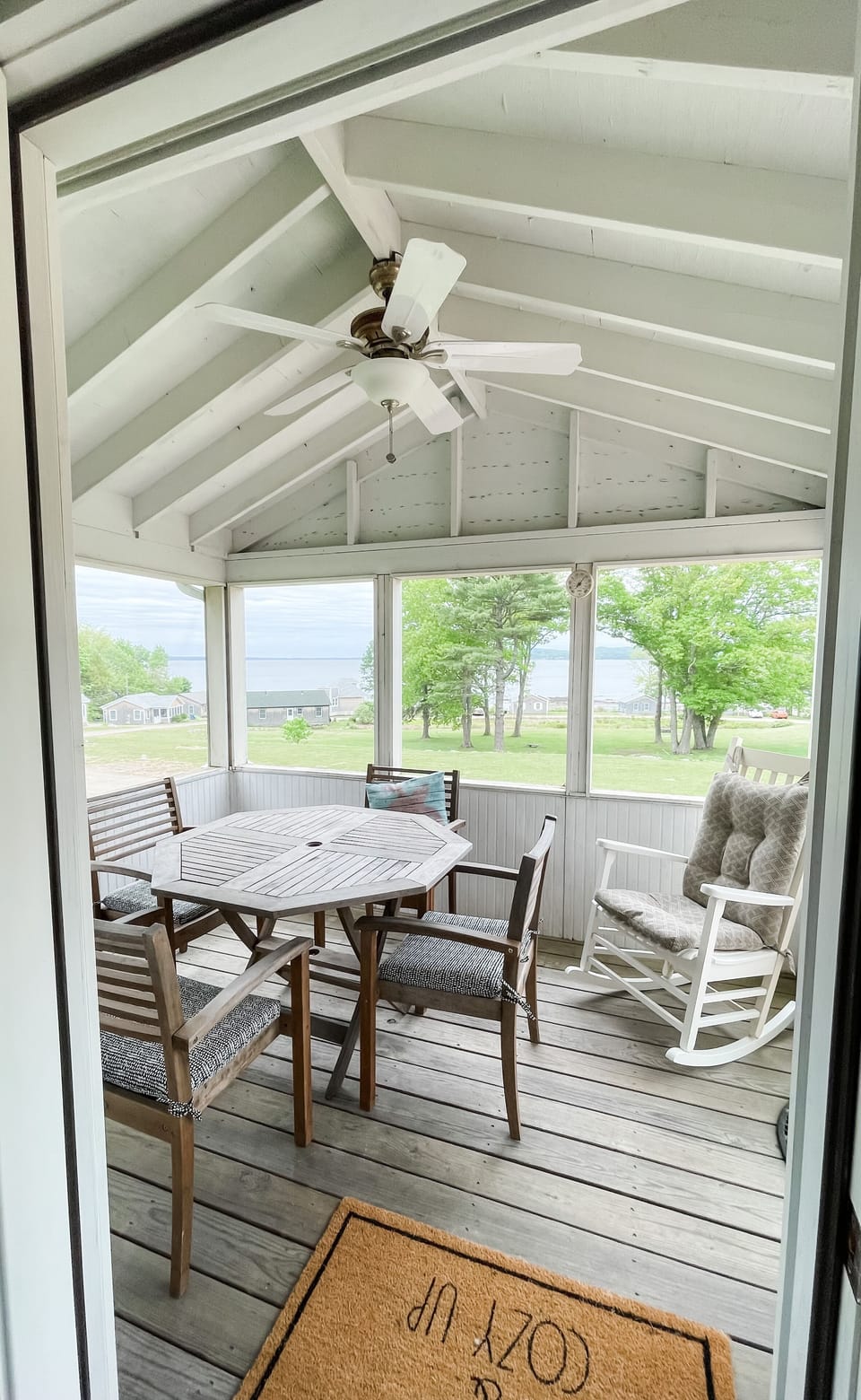 Screened porch for peaceful morning & evenings overlook Penobscot Bay.