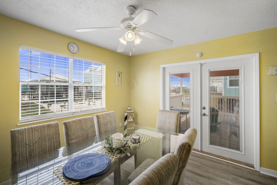 House, 3 Bedrooms, Balcony, Beachside | Dining room