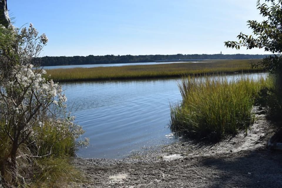 Community kayak and canoe launch is just down the street.