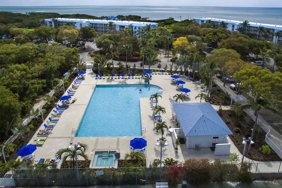 Resort style pool on the Ocean!