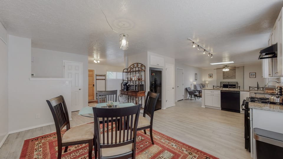 Dining room with coffee and tea bar.  Keurig coffee maker, and all necessities. 