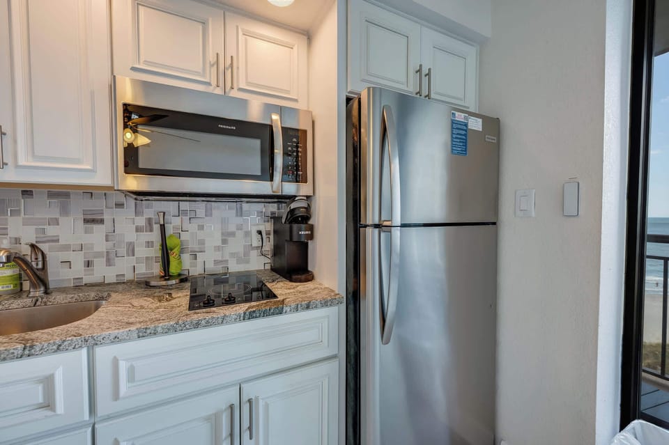 Equipped Kitchen for Your Stay
