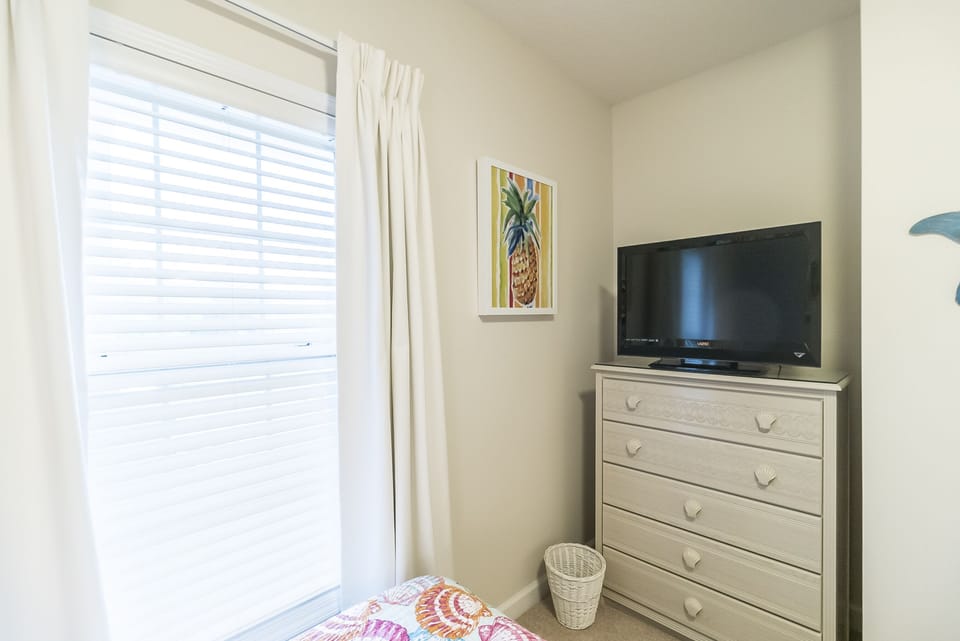 2nd Bedroom w/2Twins