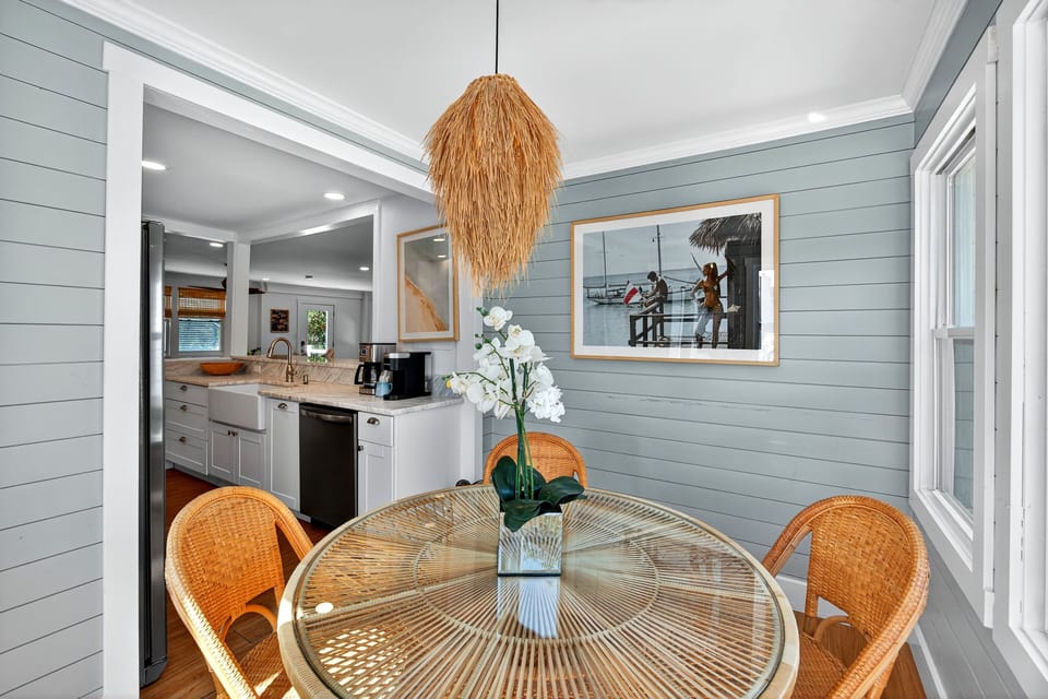 Eat-In Kitchen Table