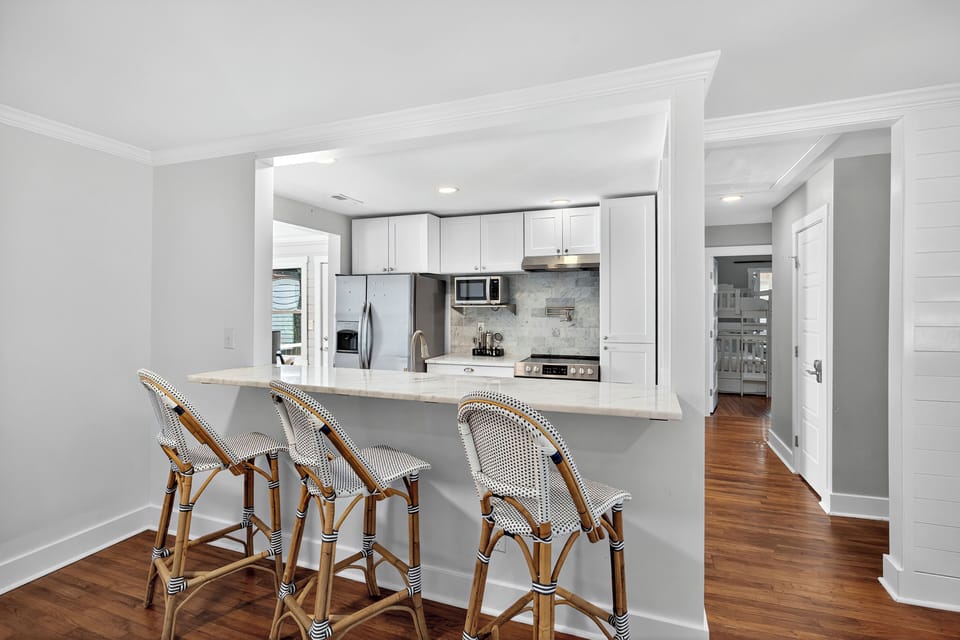 Fully Equipped Kitchen with Bar Stools