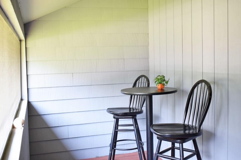 Private Screened in Balcony 