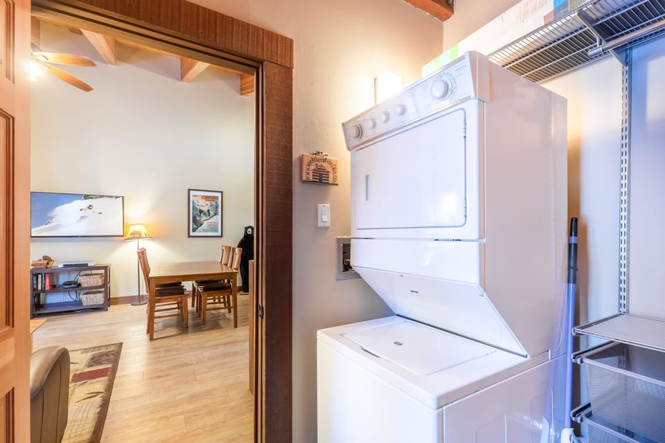 Flooring, Floor, Hardwood, Indoors, Chair