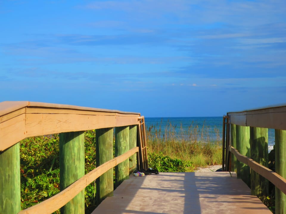 The private access to the beach is a few steps away from the condo. 