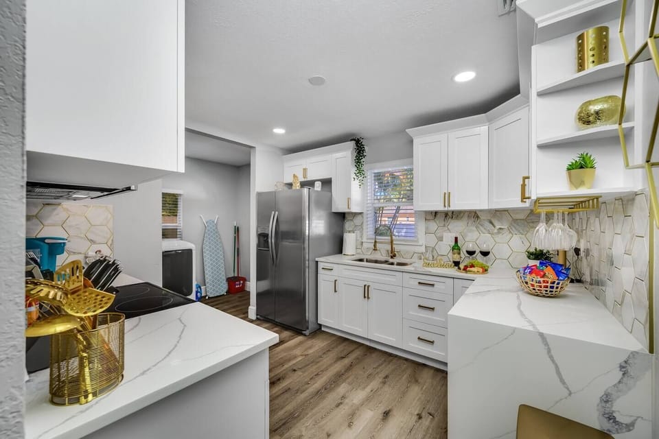 Cook your favorite meals in our amazing fully equipped kitchen! If you like what you see, send us an inquiry right away!