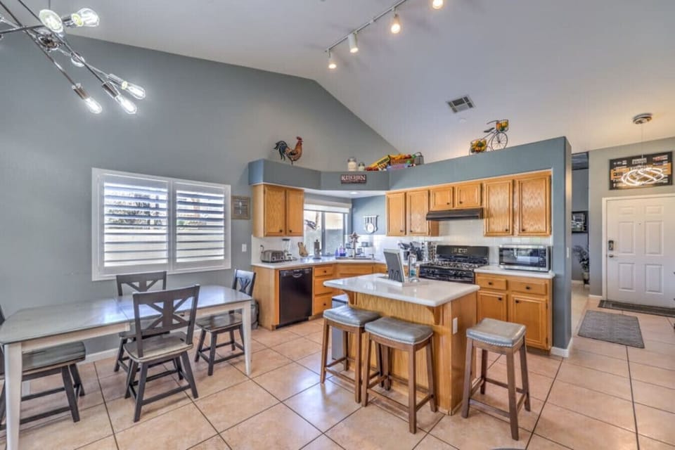 Full Island Kitchen