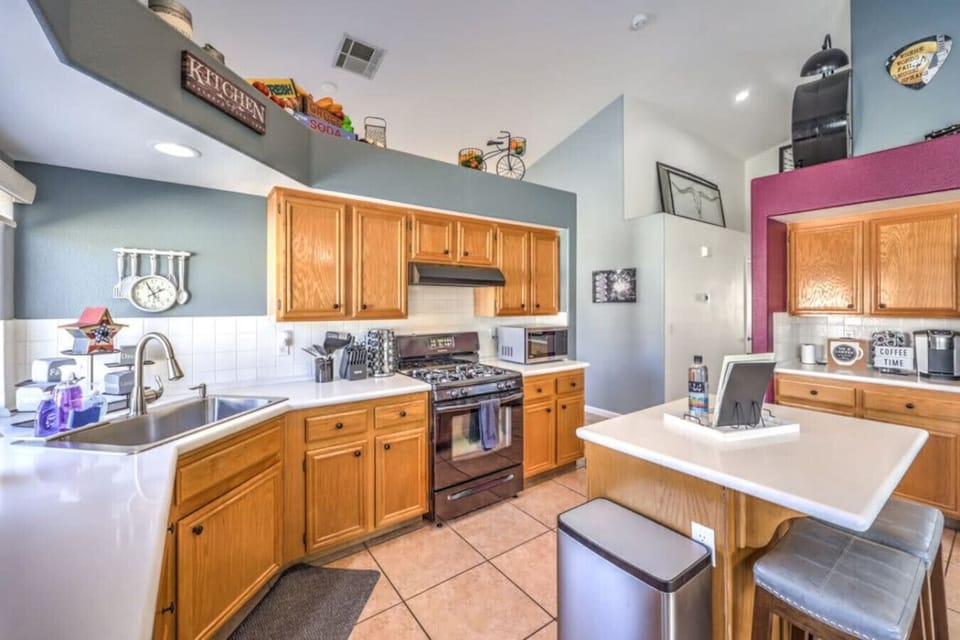 Full Kitchen
