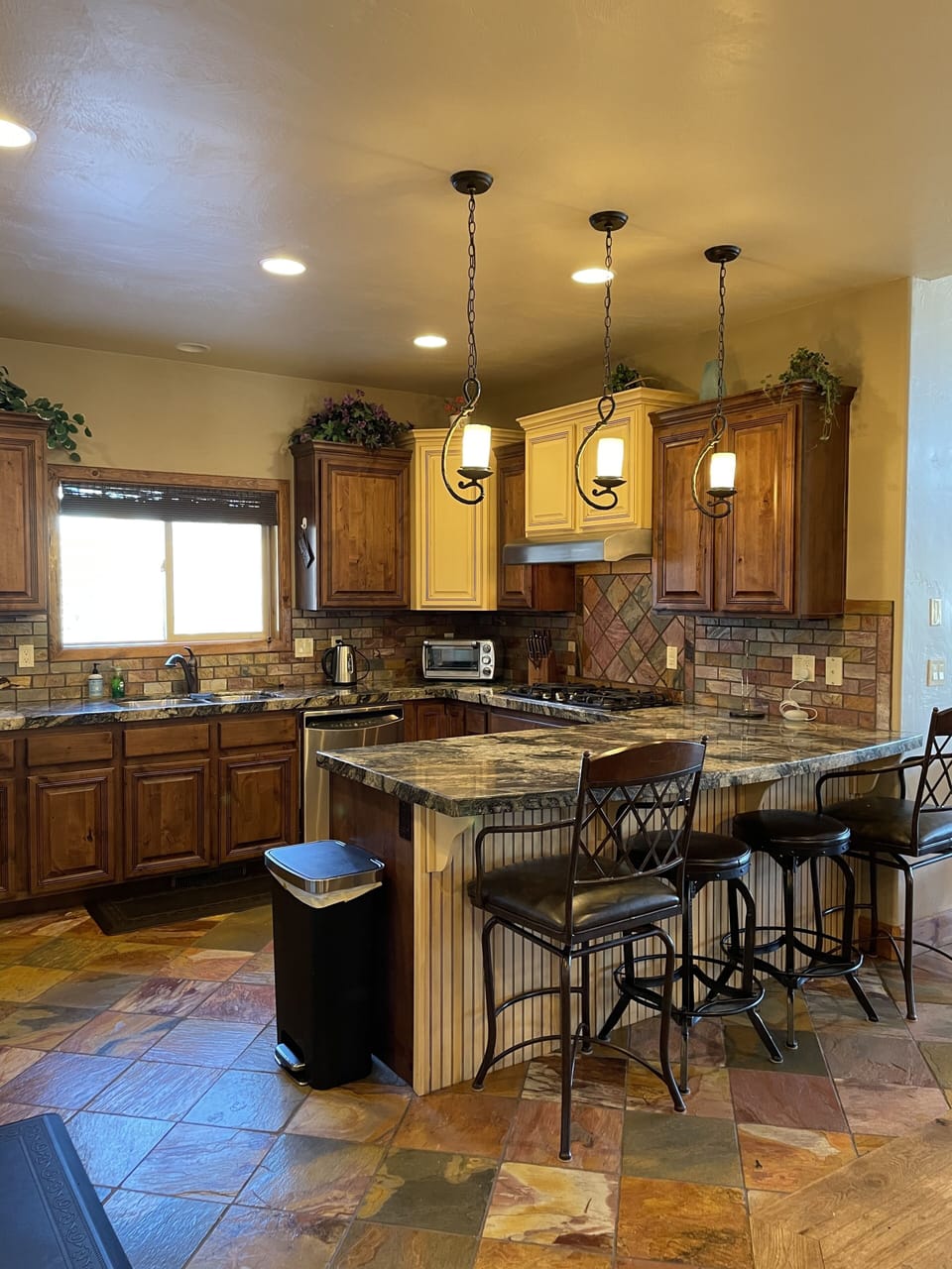 Beautiful Kitchen with all appliances