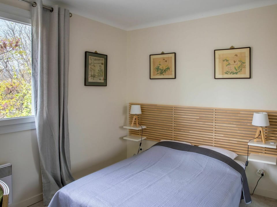 Property, Furniture, Comfort, Building, Wood, Textile, Window, Architecture, Interior Design