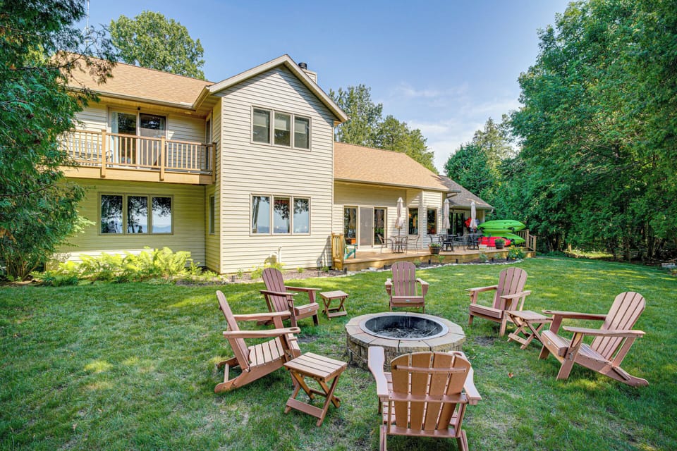 Yard | Fire Pit | 2-Story Home