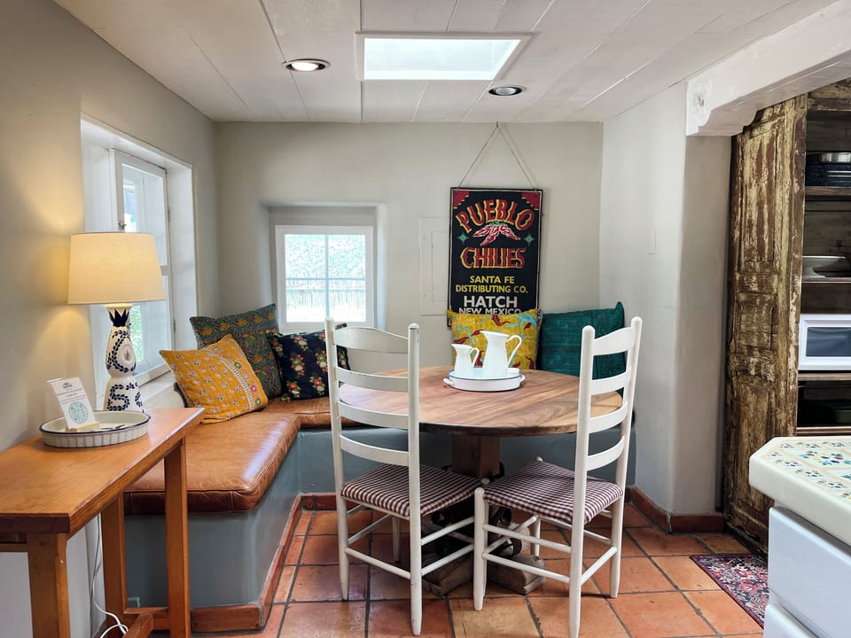 Kitchen dining area