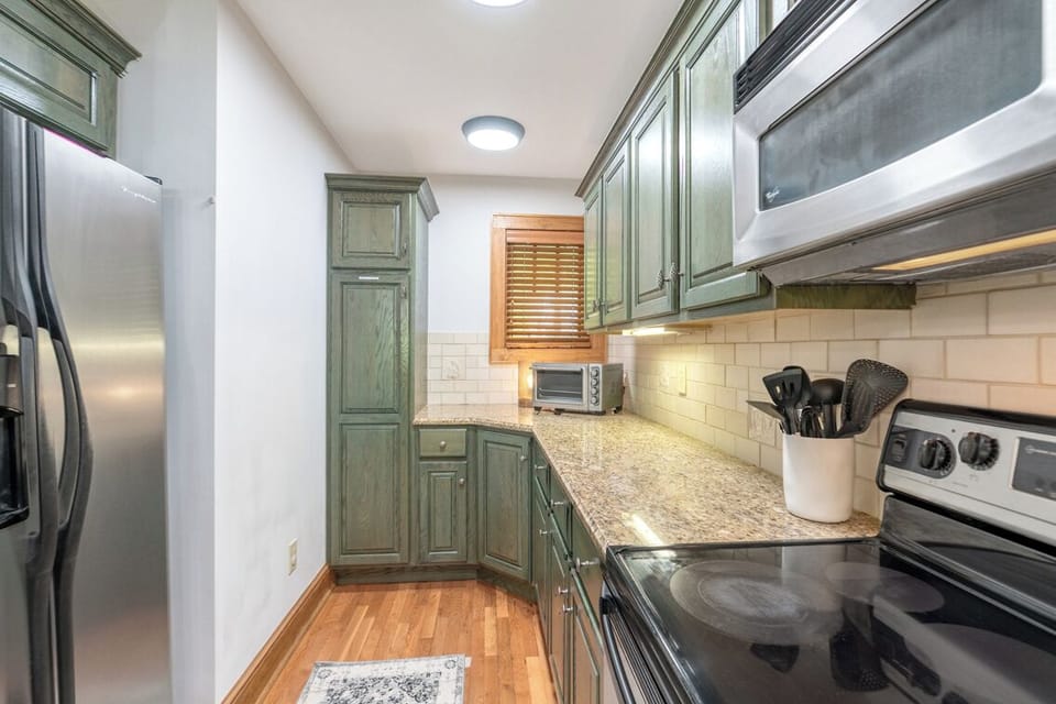 Kitchen--- Granite Counter-tops, Stainless Steel