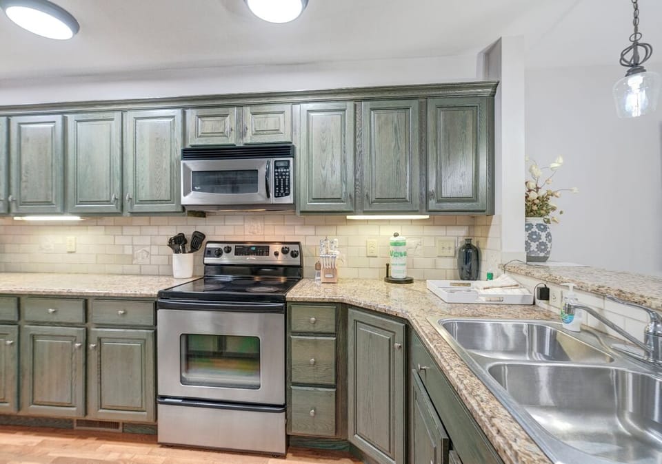 Kitchen--- Modern and Updated